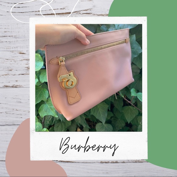 burberry wristlet pouch
